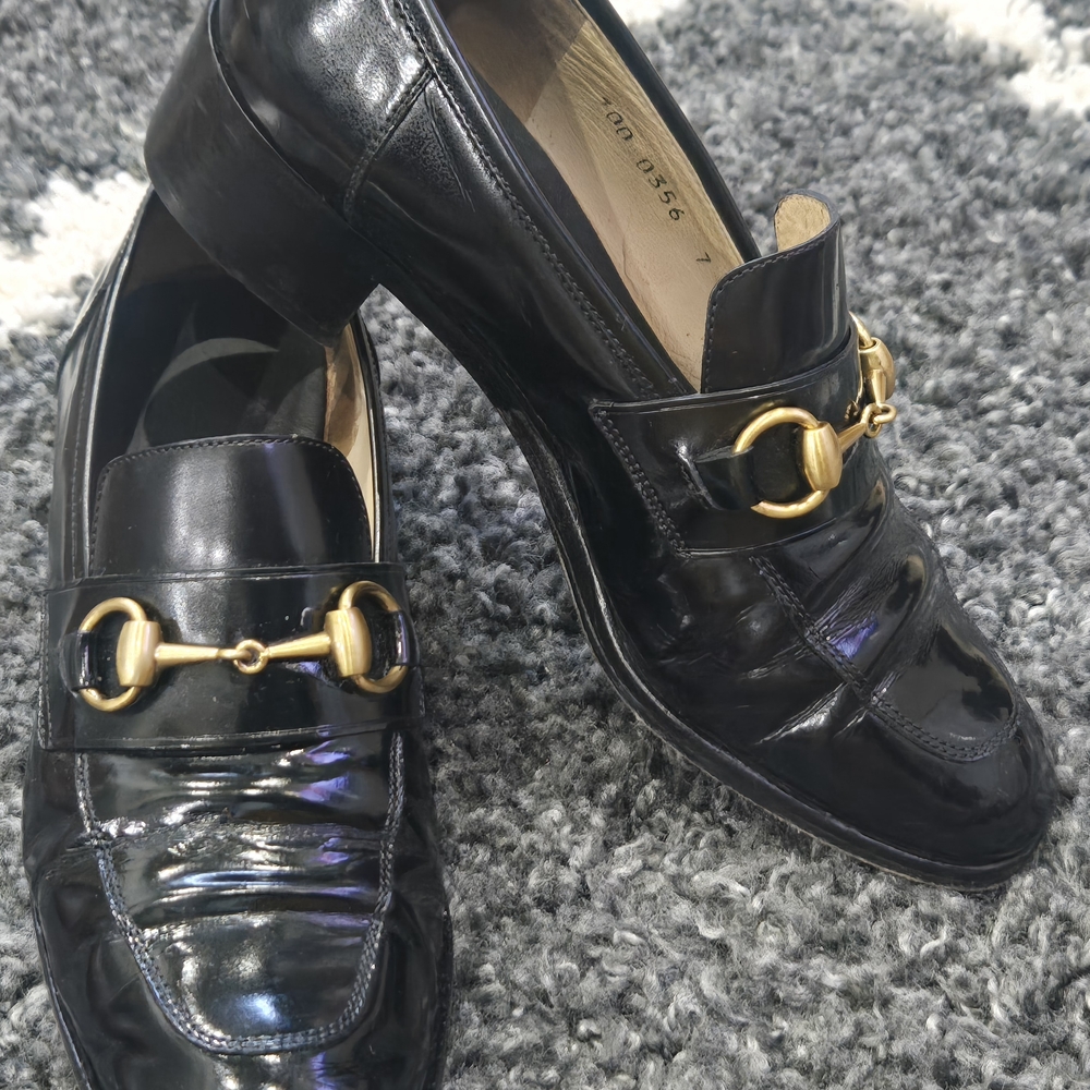 Gucci Black Patent Leather Horsebit Loafers with Gold Hardware - Picture 2 of 8